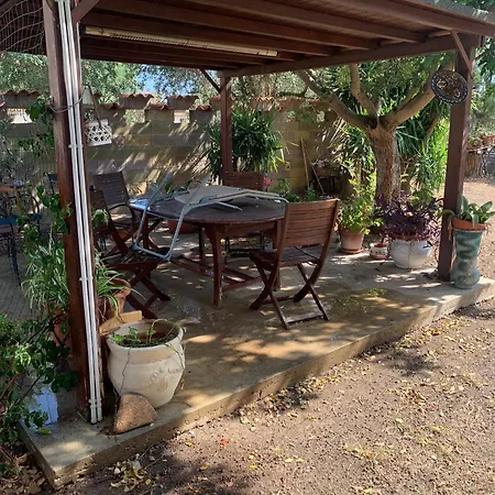 Garden & Parking - Cozy With Air Conditioning *